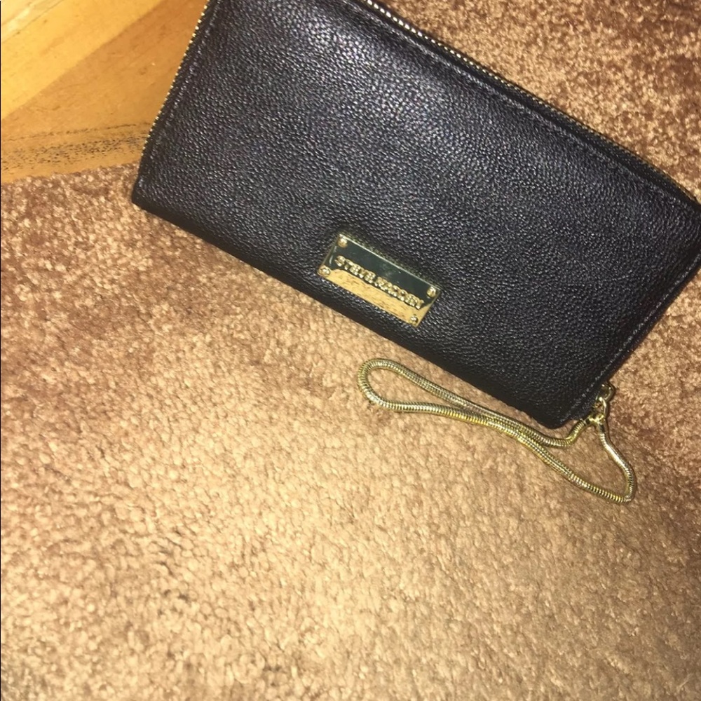 Steven Madden wristlet